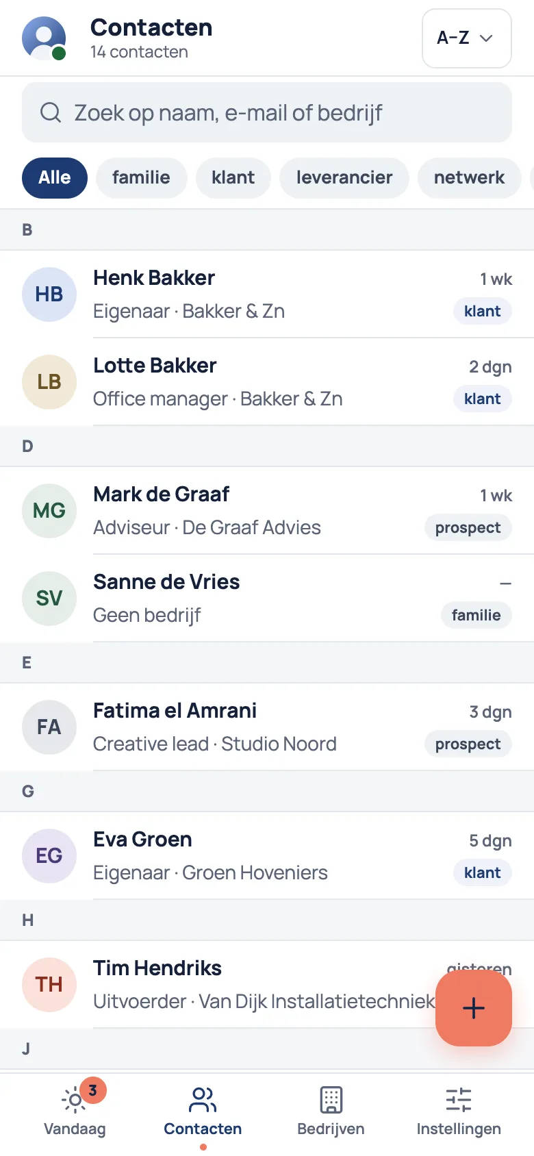 Contactenlijst op de telefoon: per contact naam, functie, bedrijf, label en wanneer je diegene het laatst sprak.